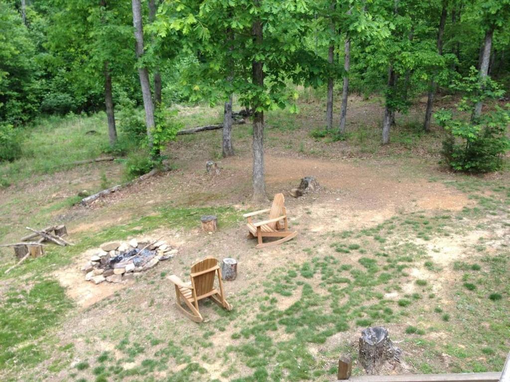 Gas Fireplace, Firepit, And Cedar Adirondack Chair Spencer Eksteriør billede