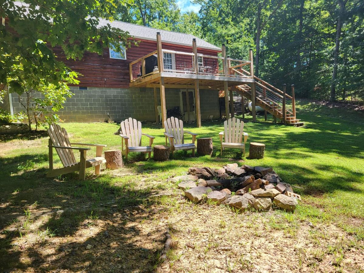 Gas Fireplace, Firepit, And Cedar Adirondack Chair Spencer Eksteriør billede